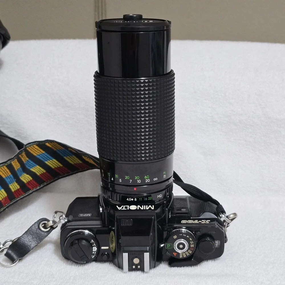 Minolta X-700 35mm SLR Film Camera Kalimar 80–200mm Lens Bundle